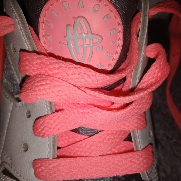 Nike shoes - Picture 4 of 6